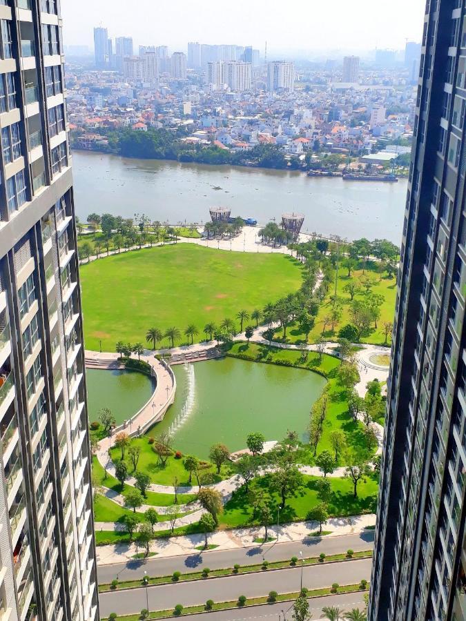 Luxury Vinhomes Central Park Humi Apartment Хошимин Экстерьер фото