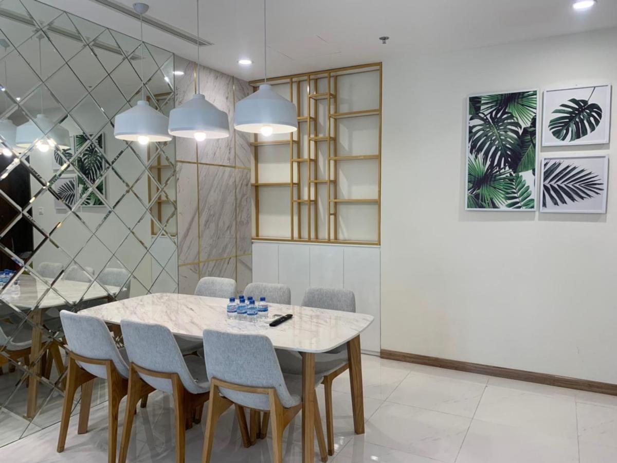 Luxury Vinhomes Central Park Humi Apartment Хошимин Экстерьер фото