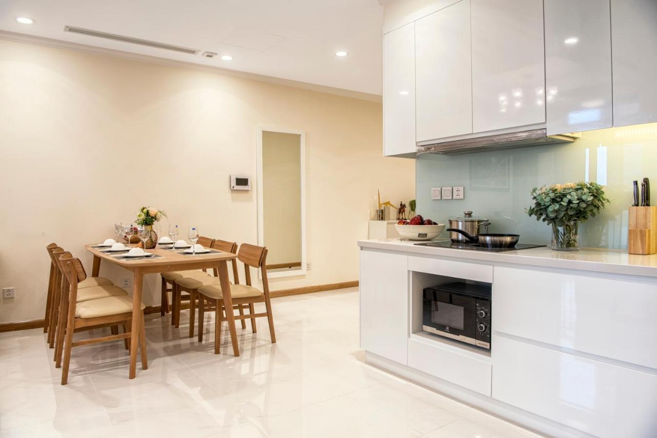 Luxury Vinhomes Central Park Humi Apartment Хошимин Экстерьер фото