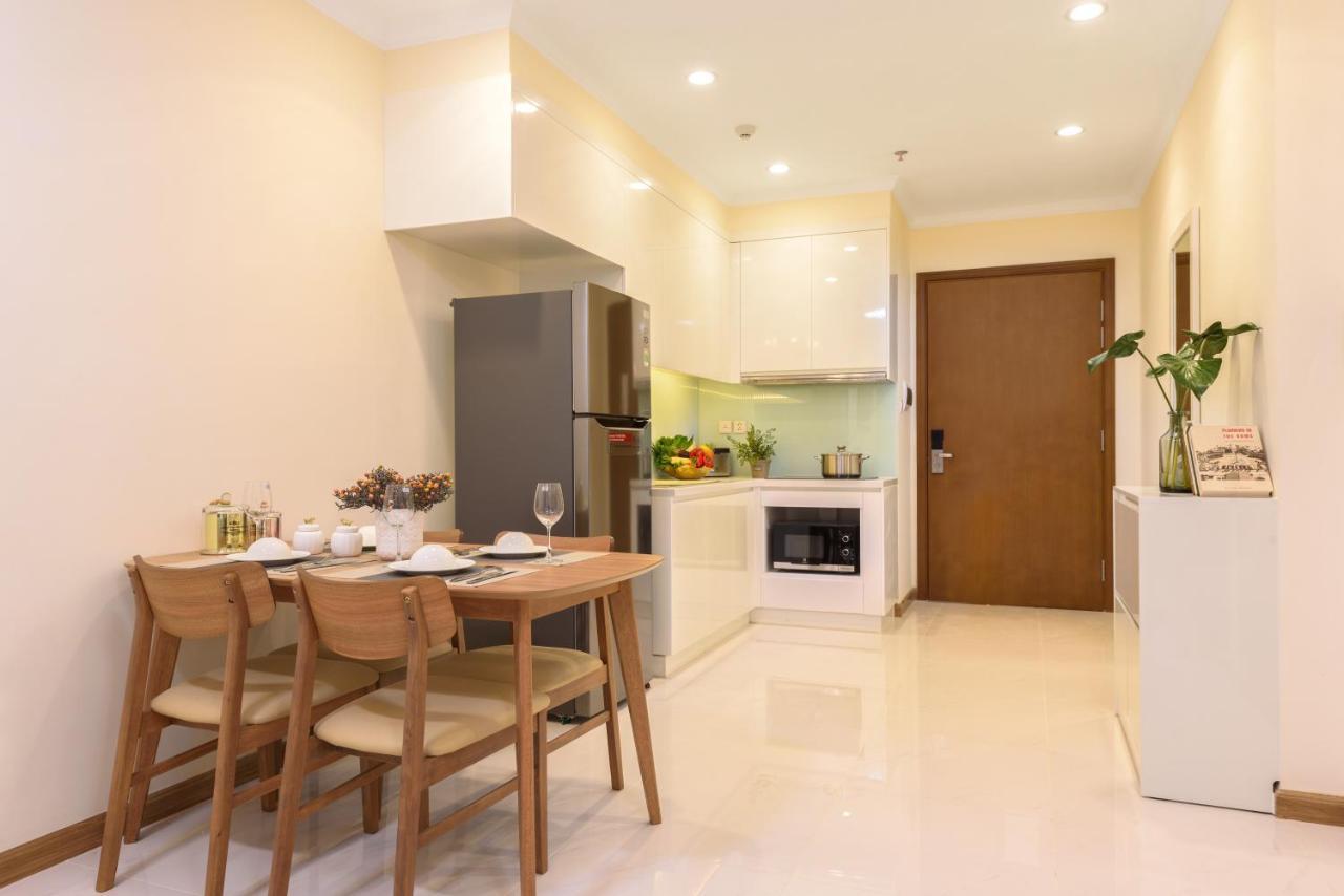 Luxury Vinhomes Central Park Humi Apartment Хошимин Экстерьер фото