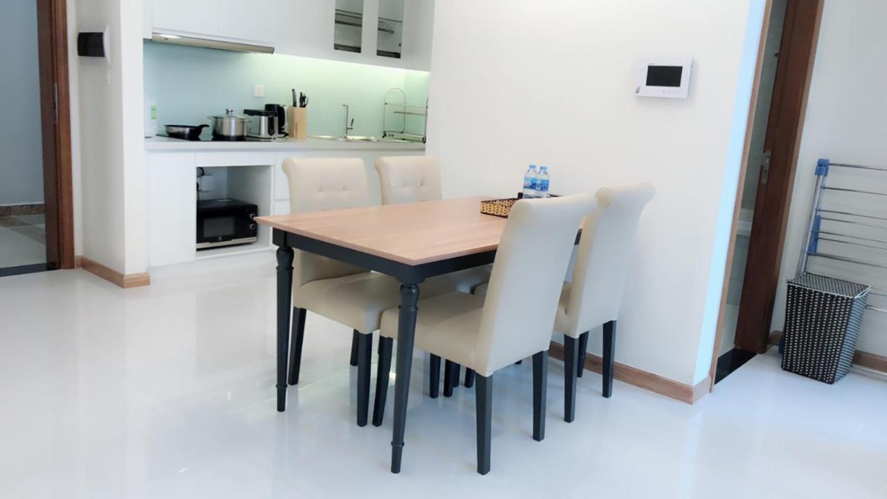 Luxury Vinhomes Central Park Humi Apartment Хошимин Экстерьер фото